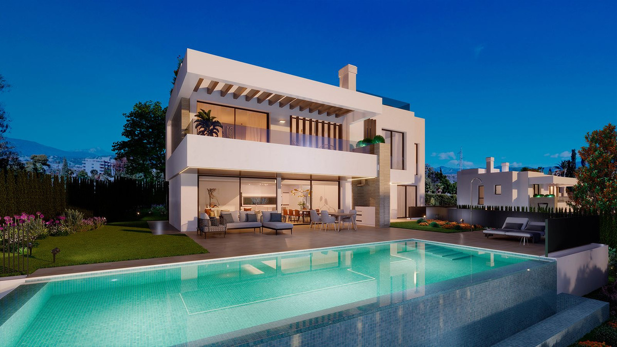 Nueva Milla de Oro, Estepona